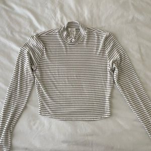 Sadie & Sage Long Sleeve Striped Crop Top size S